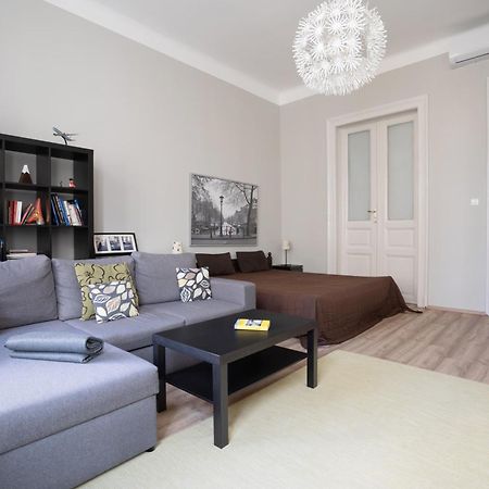 Bpr Castle Hill Apartment With Garden Budapeste Exterior foto